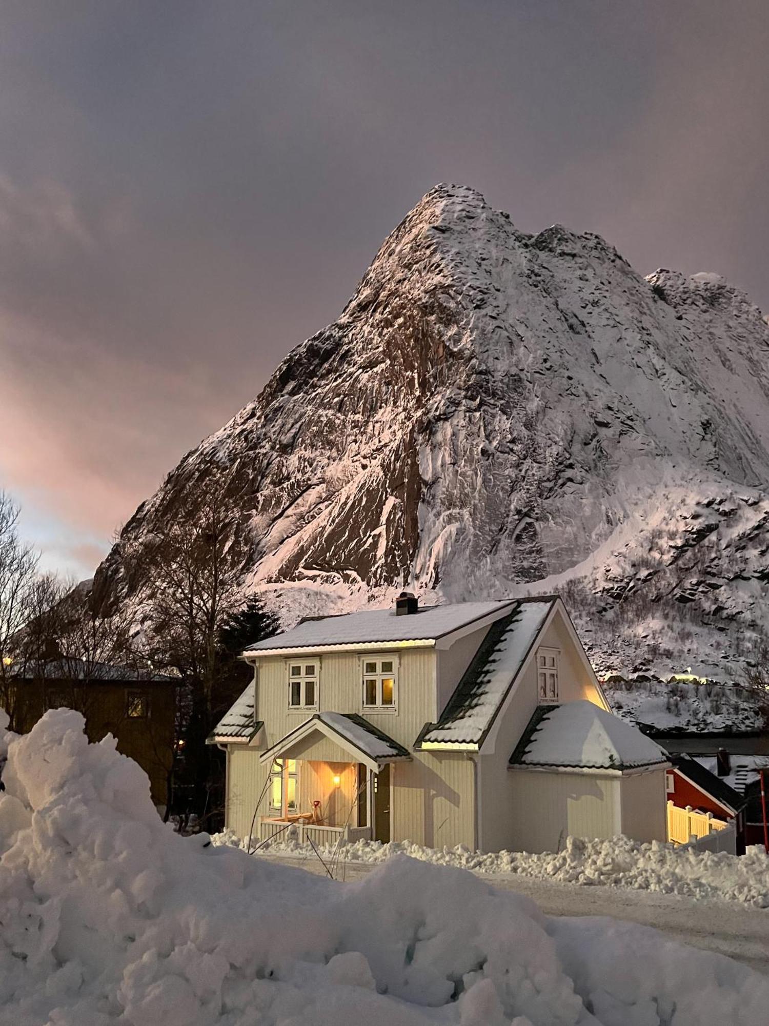 Husly Reine - Your Home With Reinebringen View Екстер'єр фото